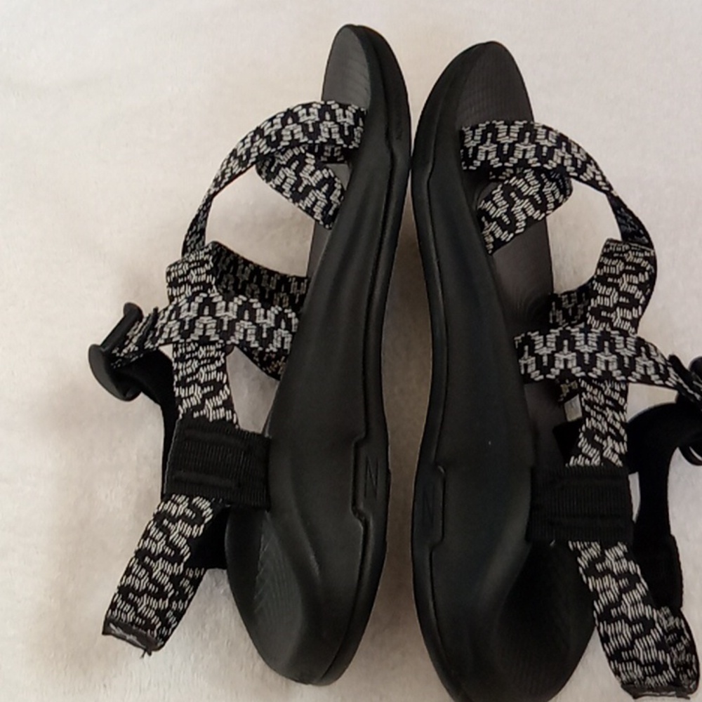 Chaco Women's Sandals - Black and White Pattern Size 8 Womens - Picture 5 of 10